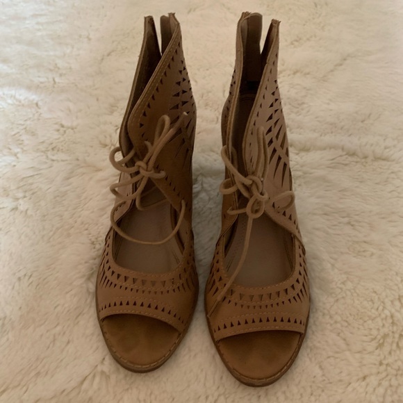 Nature Breeze Leather Cut Out Heels - Tan - Picture 3 of 4